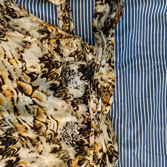 🙂 BOGO Vince Camuto sleeveless blouse with scarf - Picture 6 of 6